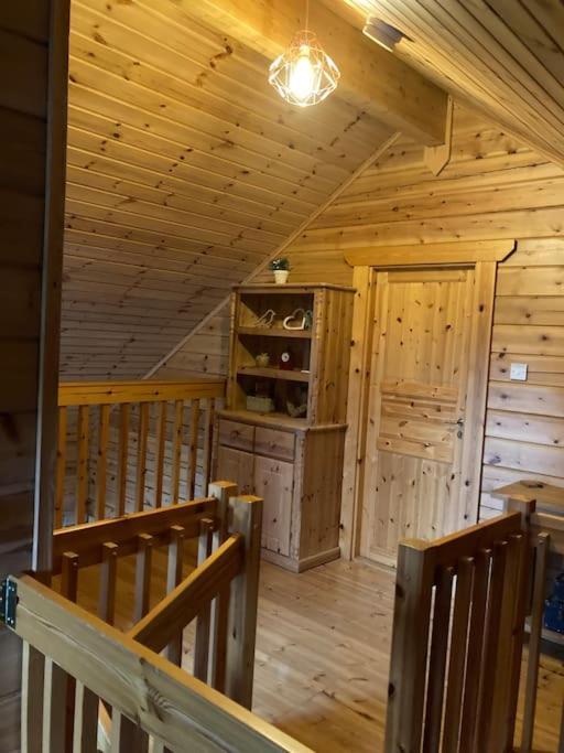 Red Squirrel Log Cabin With Hot Tub Keith Ngoại thất bức ảnh